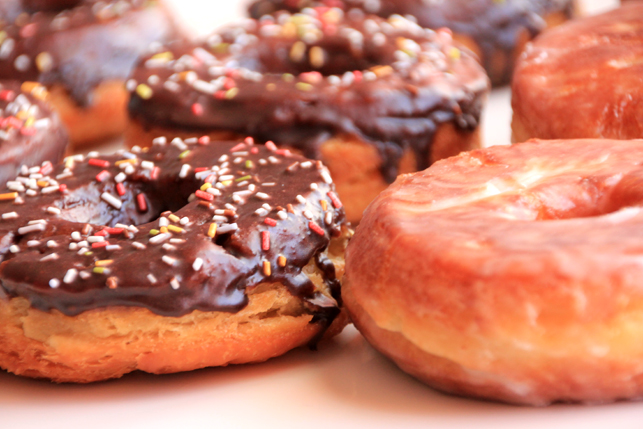 Donuts de azúcar y chocolate